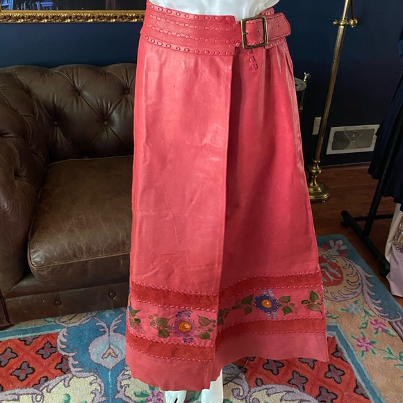 Leather Museum quality 1970s Char de Vazquez skirt suit - Picture 14 of 15